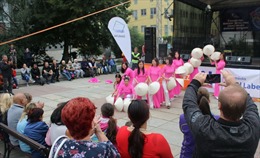 Lễ hội được tổ chức vào chiều 11/9 (giờ địa phương) tại công viên trung tâm thành phố Ústí nad Labem theo mô hình Festival văn hóa quốc tế mang tên "Lễ hội Hành tinh màu năm 2021". (Nguồn ảnh: la34.com.vn)